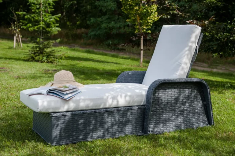 Rattan_napozóágy_Matto